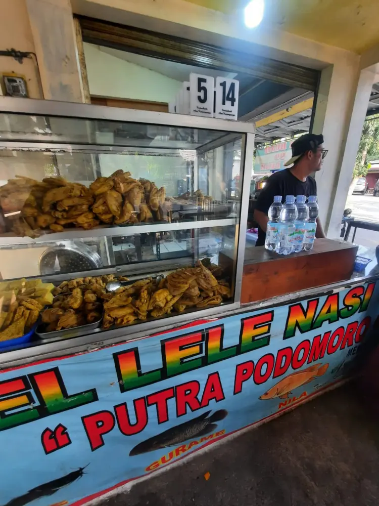 Pecel Lele Nasi Uduk Putra Podomoro 6