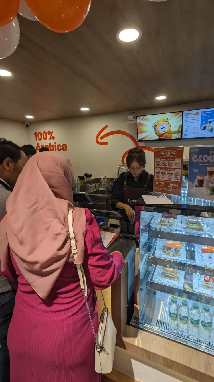 TOMORO COFFEE - KEPANJEN 4