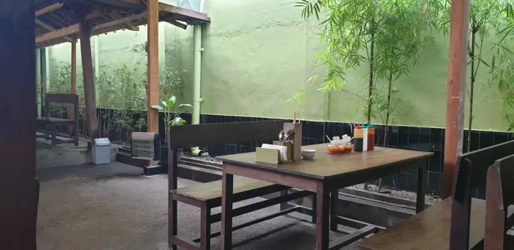 Bakso So'un dan Mie Ayam Mojopahit 10