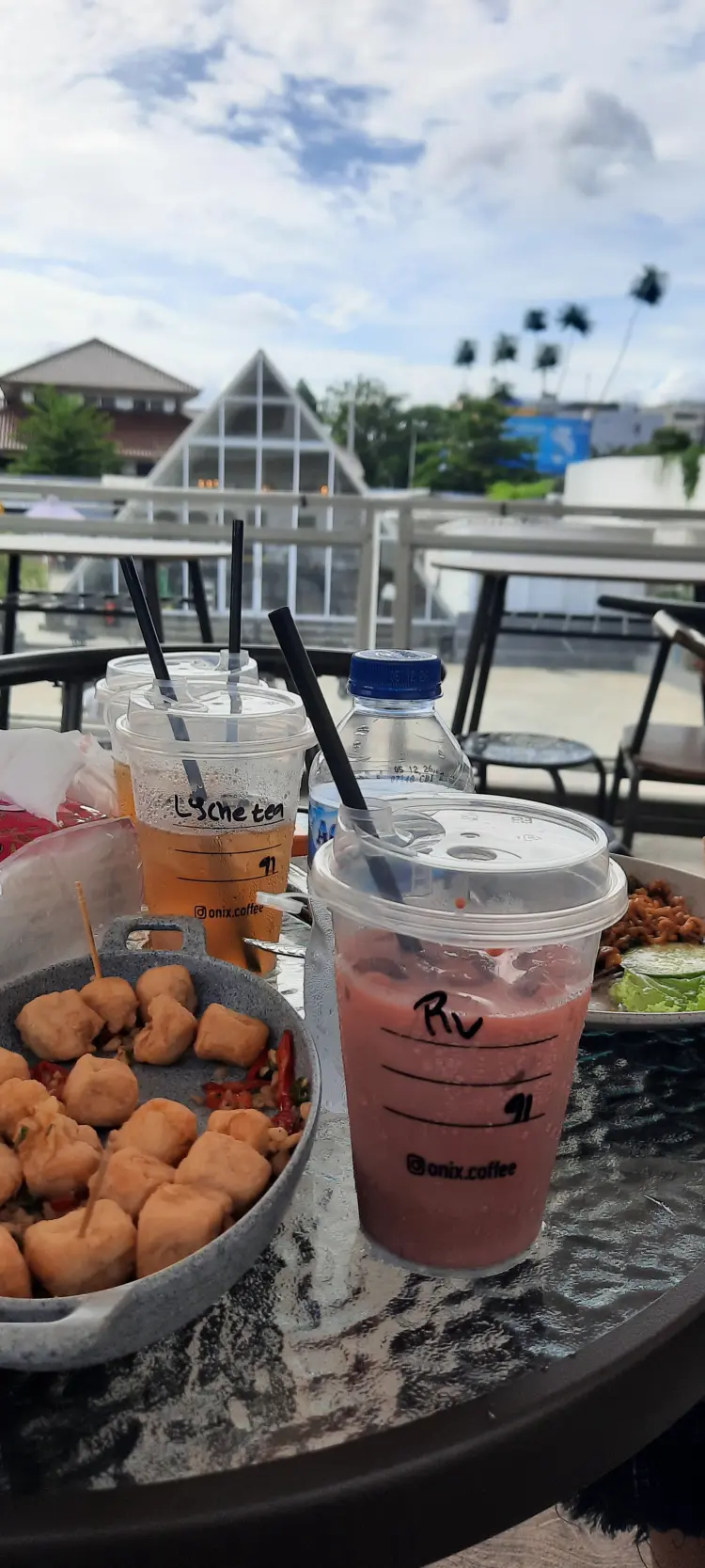 Onix Coffee and Space 9