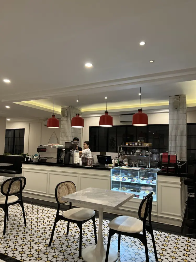 Solomio Coffee & Baked 5