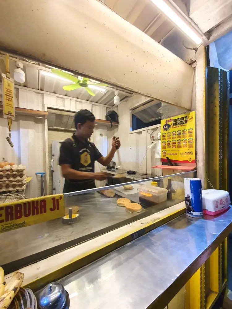 DAENG'S BURGER 2