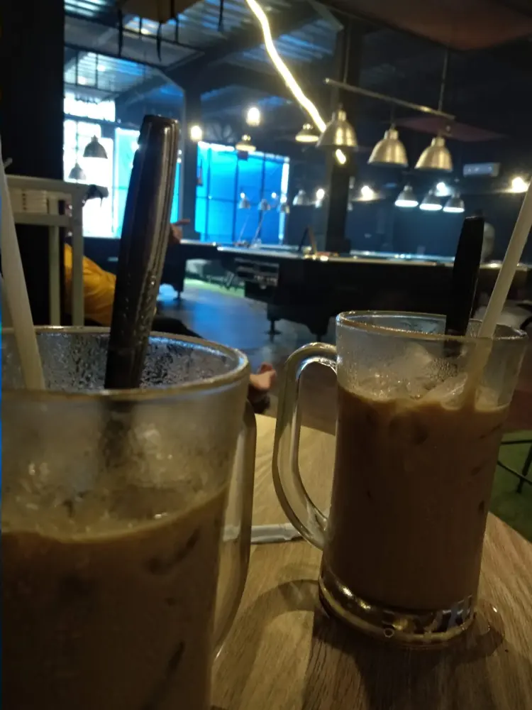 Pentagon Cafe & Billiard Karawaci 6