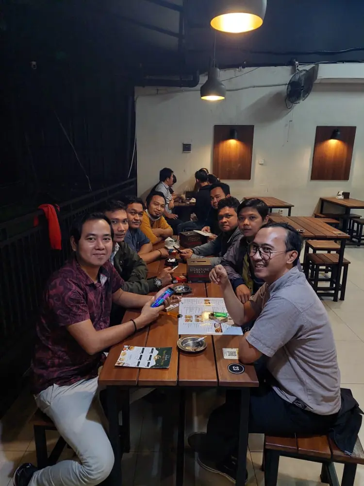 Pentagon Cafe & Billiard Karawaci 2