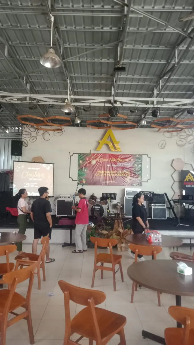 SULTHAN KOPI & EATERY 7