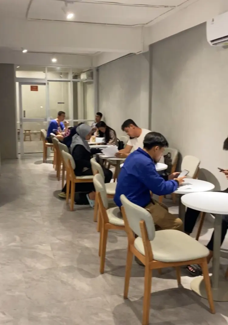 TOMORO COFFEE - Citra Garden 1 2