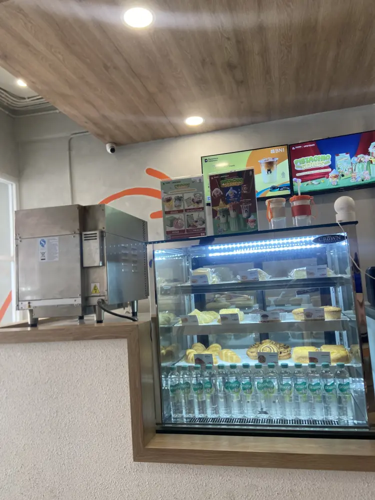 TOMORO COFFEE - Citra Garden 1 5