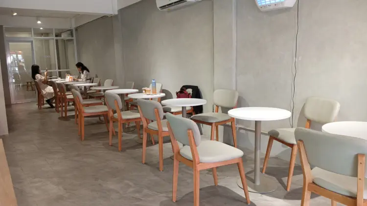 TOMORO COFFEE - Citra Garden 1 3