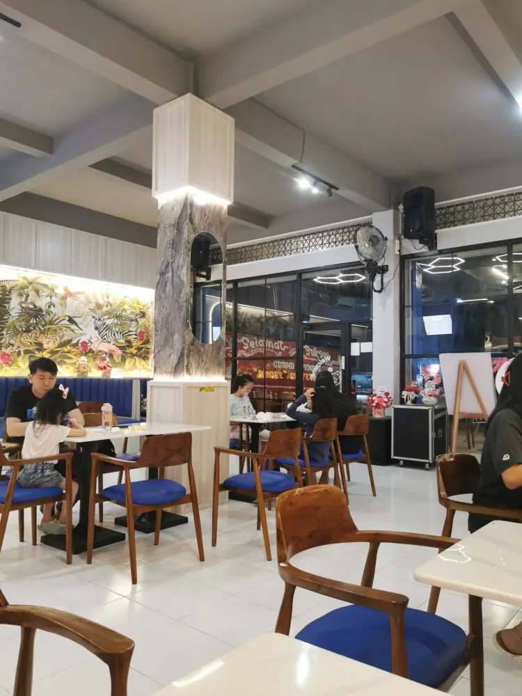 Amore Coffee & Gelato 4