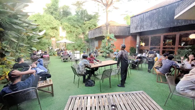 Titik Koma Tanjung Duren 10