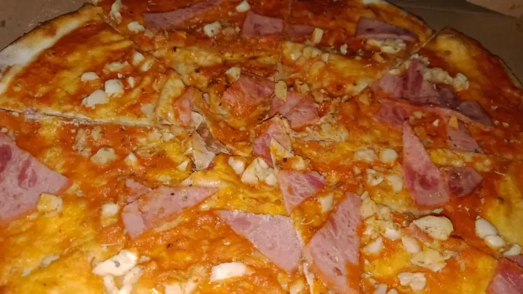 ROMAN PIZZA @Hotel Blambangan 8