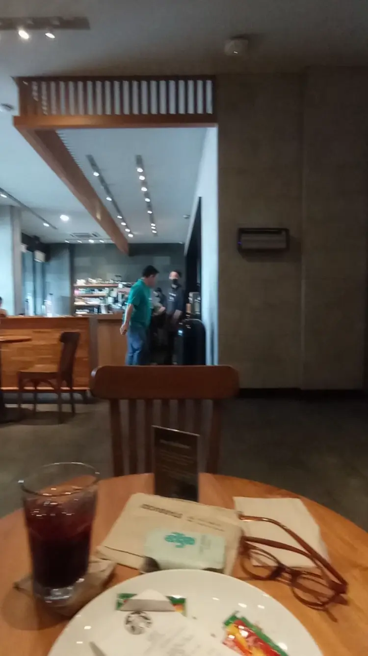 Starbucks Pamulang 3