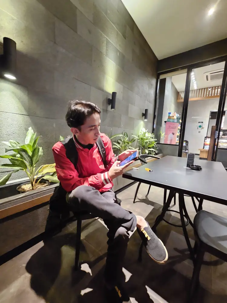 Starbucks Pamulang 9