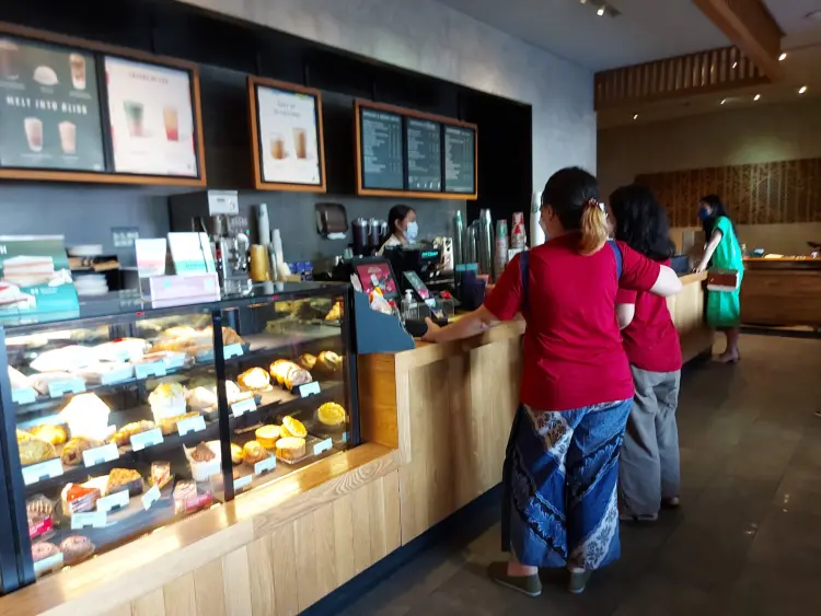 Starbucks Pamulang 8