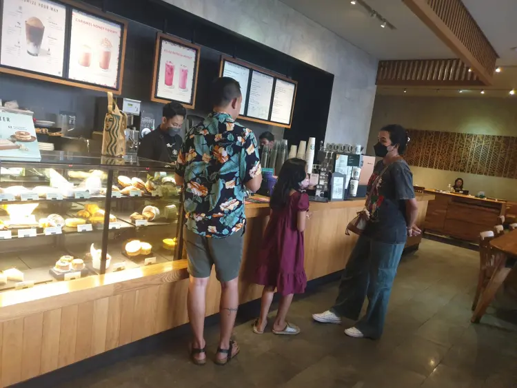 Starbucks Pamulang 4