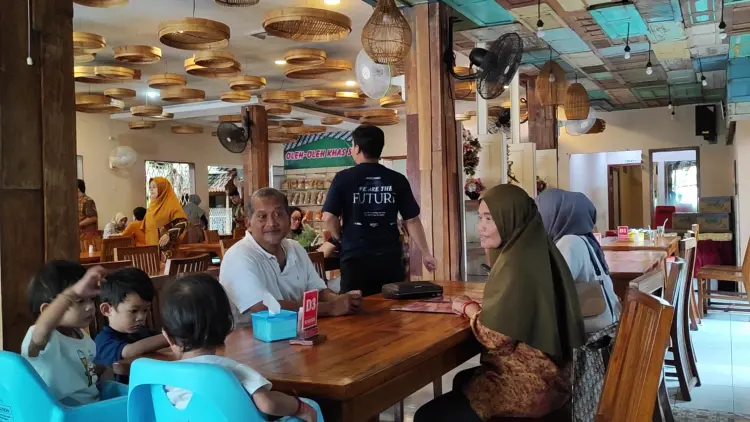 Ayam Goreng KARTINI 8