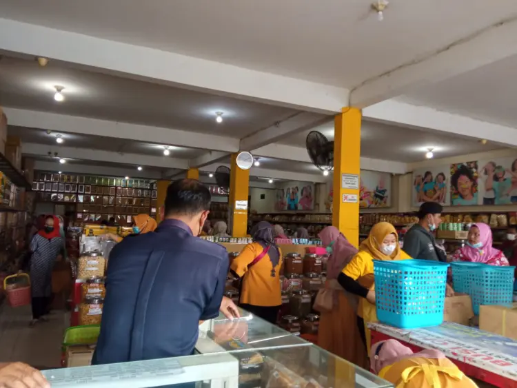 Pusat Oleh - Oleh Lezat 10