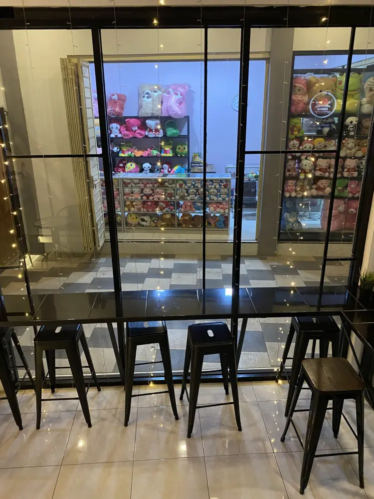 Oishi Coffe and Eatery 3