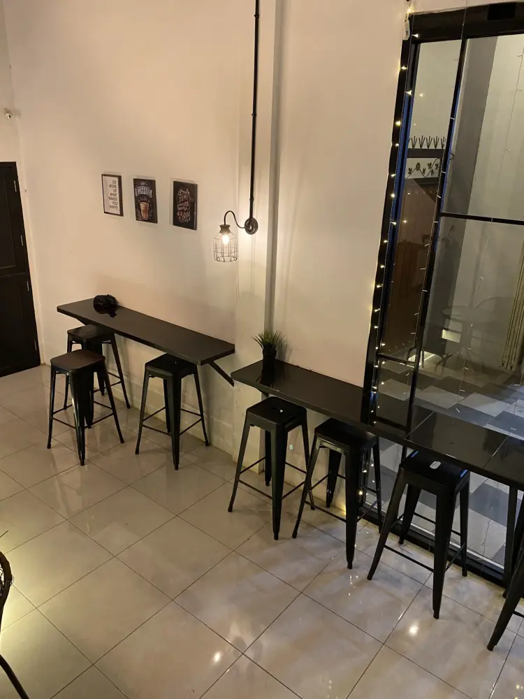 Oishi Coffe and Eatery 7