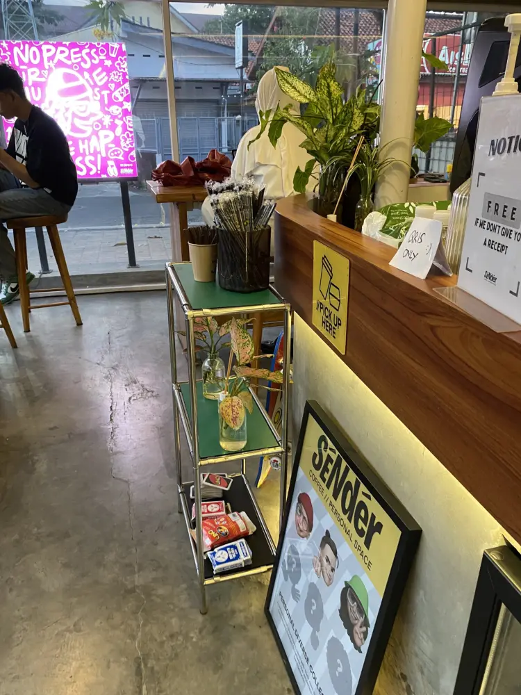 Sender Coffee // Emma's Personal Space 2