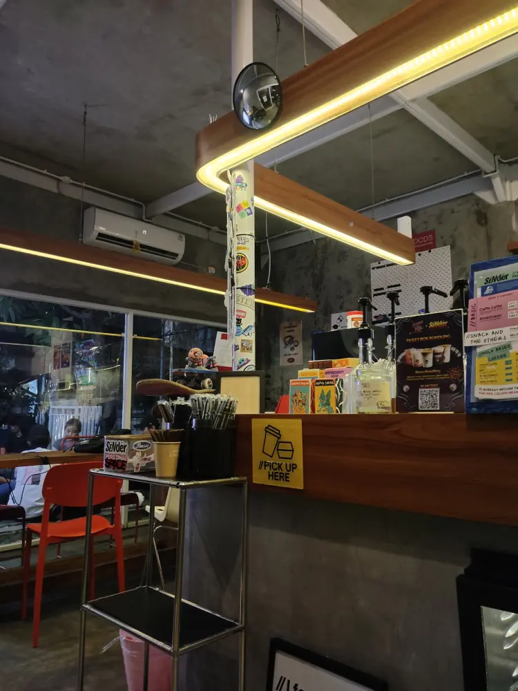 Sender Coffee // Emma's Personal Space 7