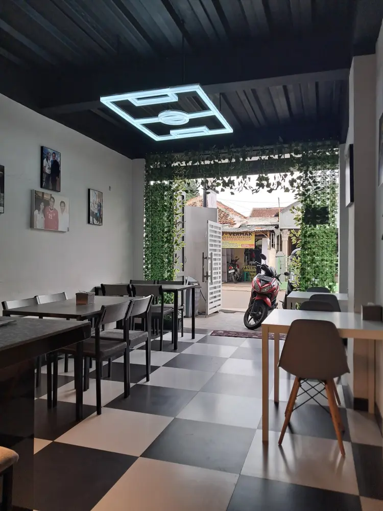 Fourty One Coffee & Salon 3