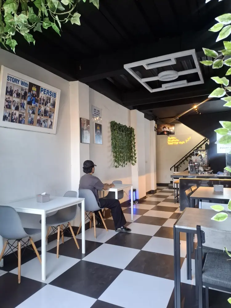 Fourty One Coffee & Salon 2