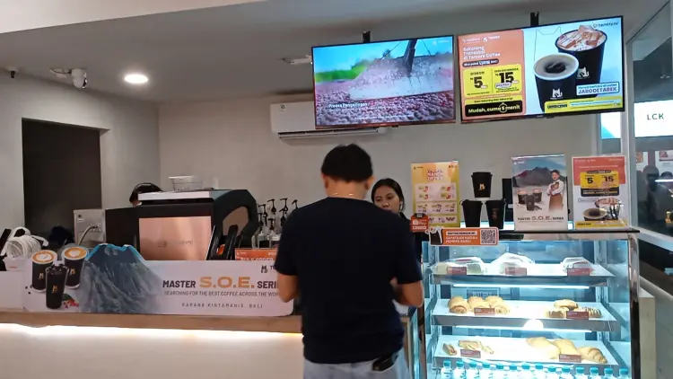 TOMORO COFFEE - Universitas Tarumanegara 4