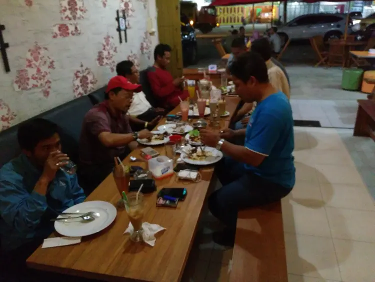 Coffee & Resto Abadi 10