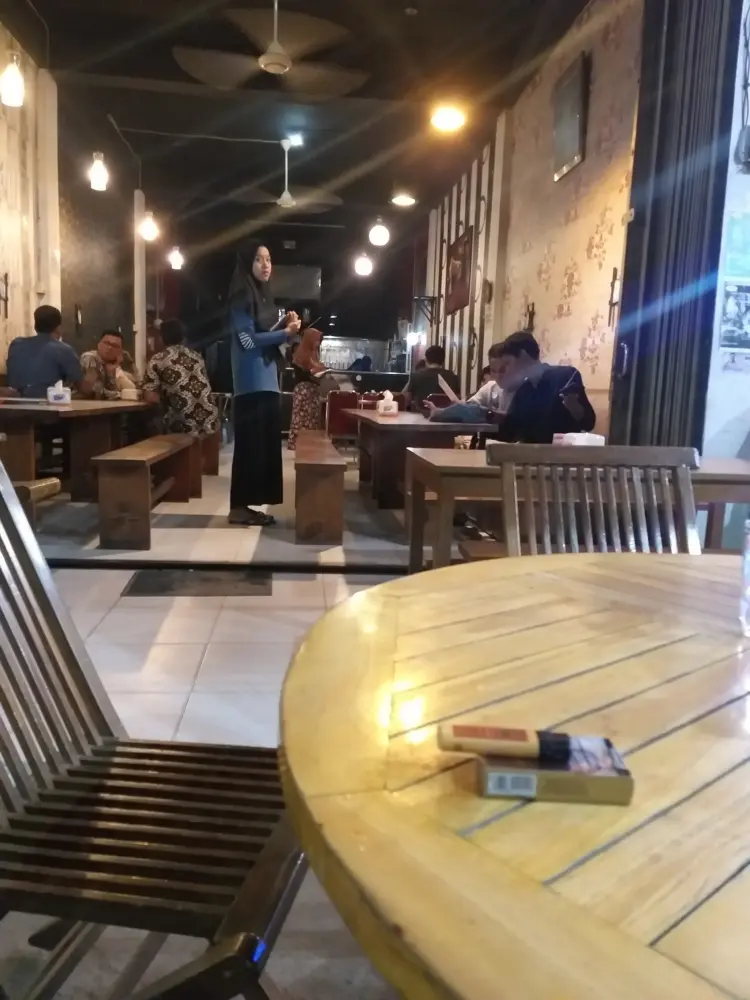 Coffee & Resto Abadi 9