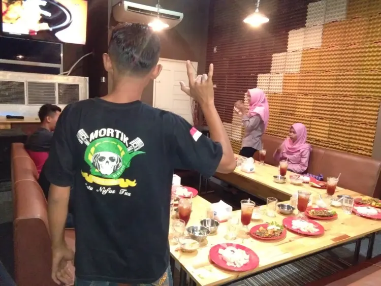 Coffee & Resto Abadi 8
