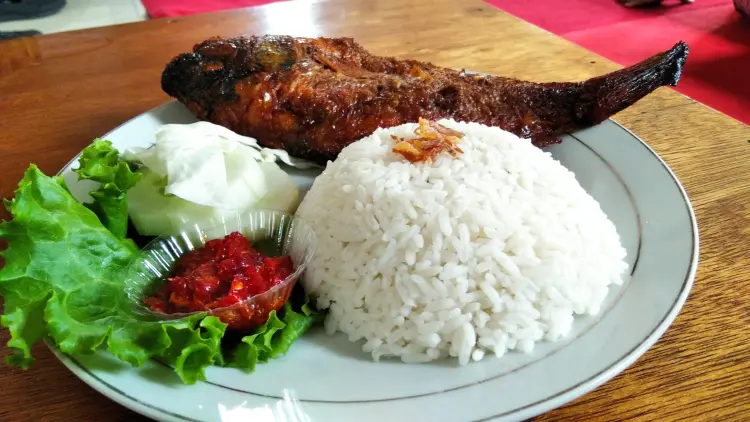 Warung Makan Putra Dhenok 9