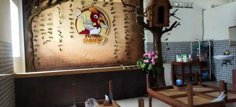 Warung Makan Putra Dhenok 5