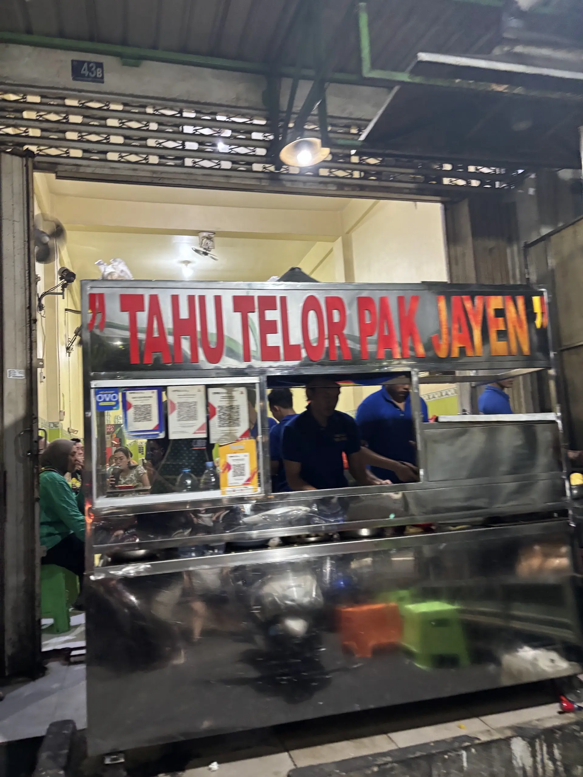 One bite of this garlicky tofu egg, and I forgave all its shabbiness. 5