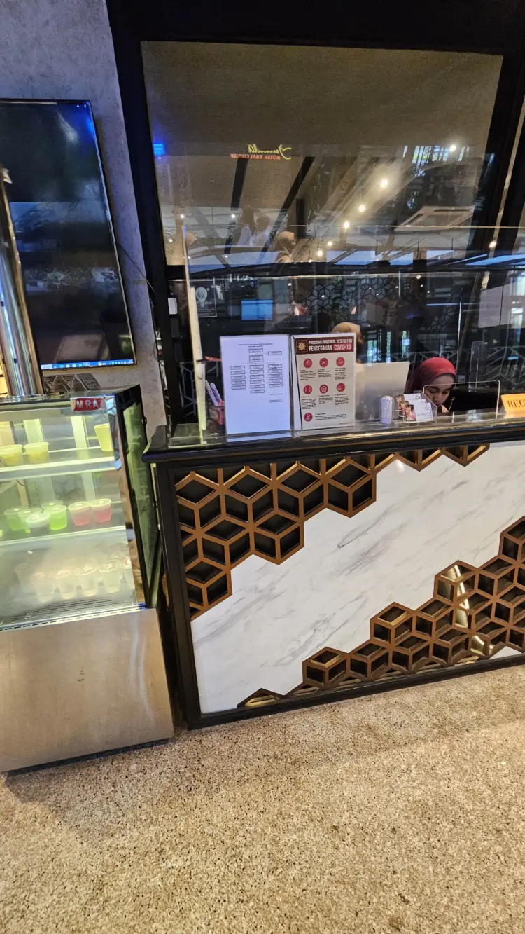 Hachi Grill The Breeze BSD City 9