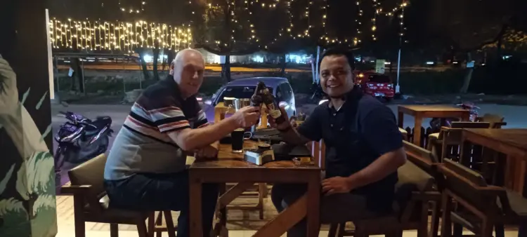 HOB Cafe - House of Beer 10