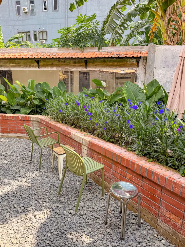 Blue Doors Menteng 4