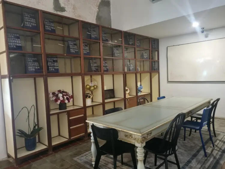 Blue Doors Menteng 7