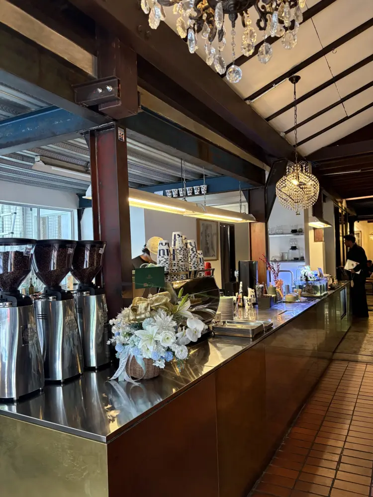 Blue Doors Menteng 5