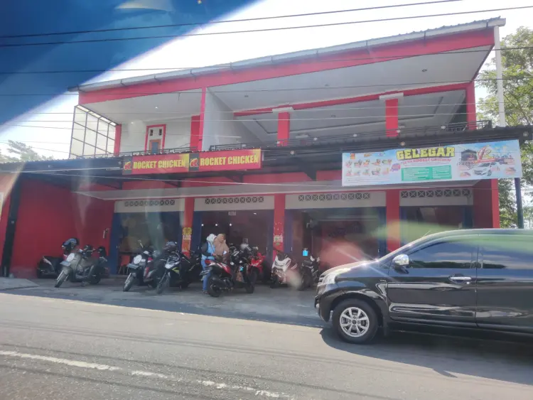 Rocket Chicken Wonosari 1