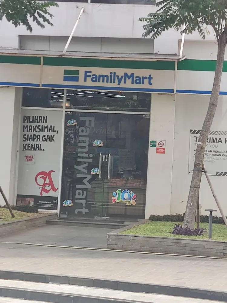 FamilyMart Puri Mansion 1