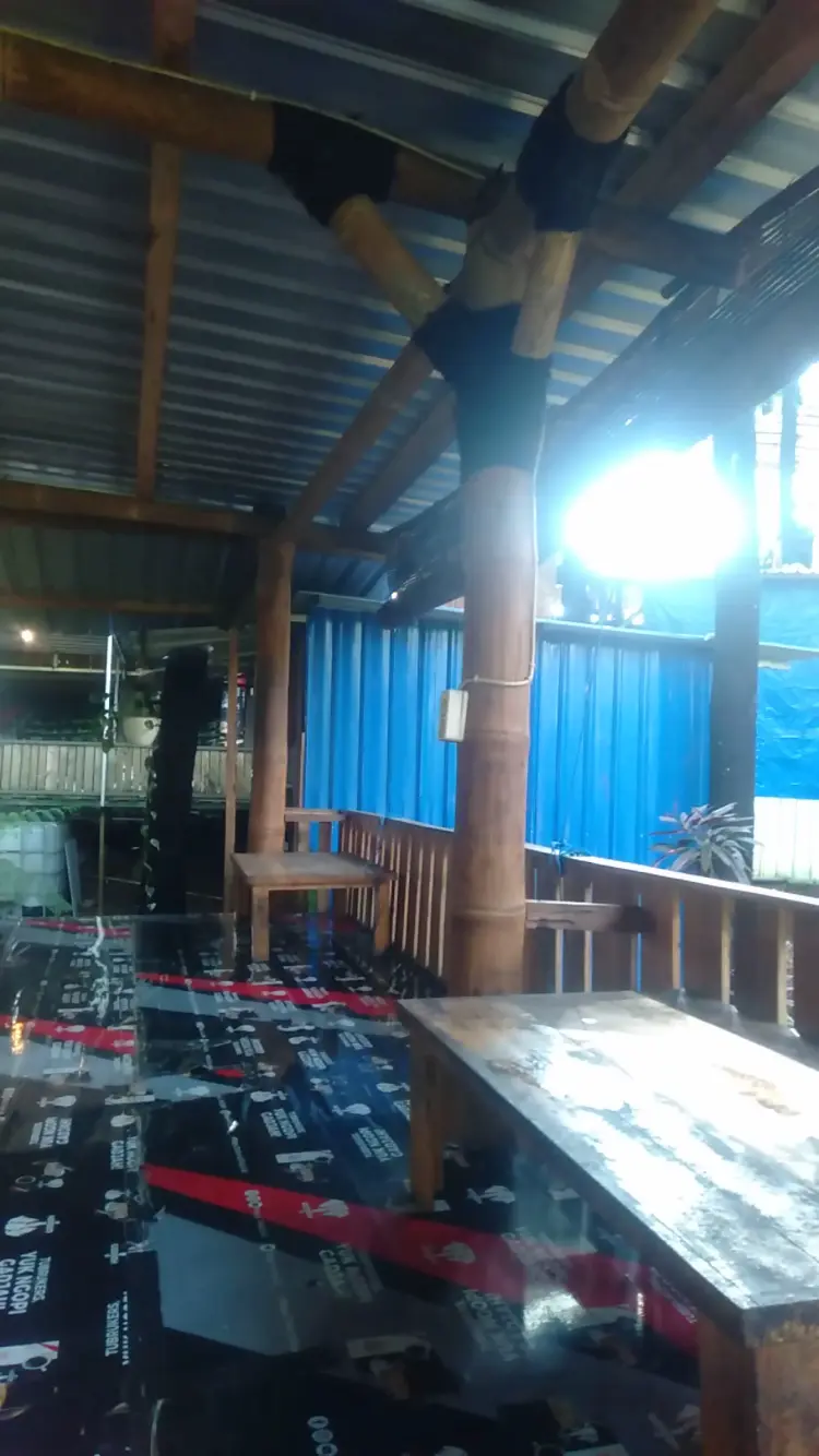 Warung kopi Bu Jun 7