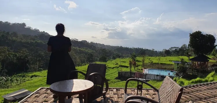 Gak nyampe 70rb, gue nongkrong chill seharian di resto sawah Jawa Tengah! Anjay mantap