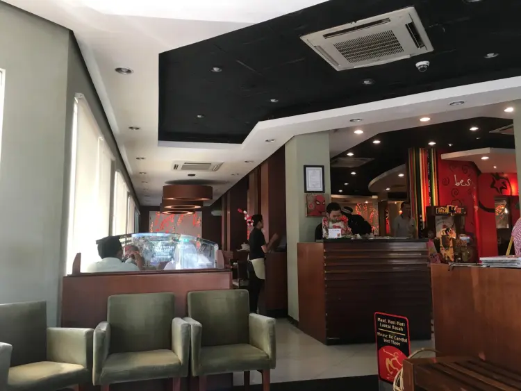 Pizza Hut Ristorante 3