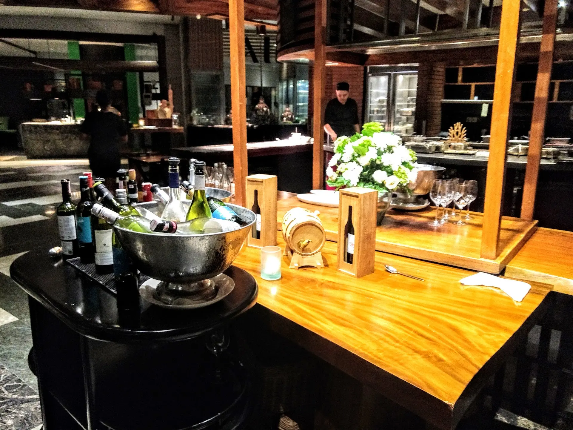 Who said five-star hotel restaurants can't be a disaster? I paid a huge "stupid tax" at Sofitel Cucina. 6