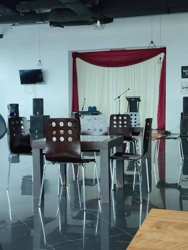 Top Pena Cafe & Resto 6