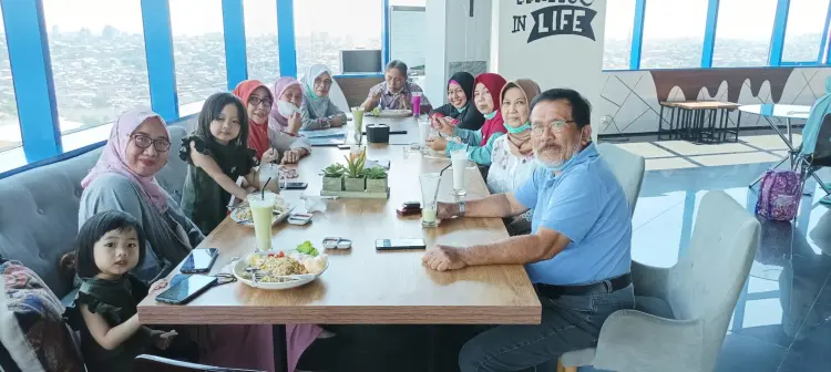 Top Pena Cafe & Resto 2