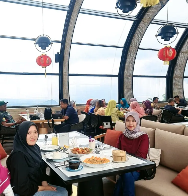 SKYDOME Golden Tulip Holland Resort Batu 6