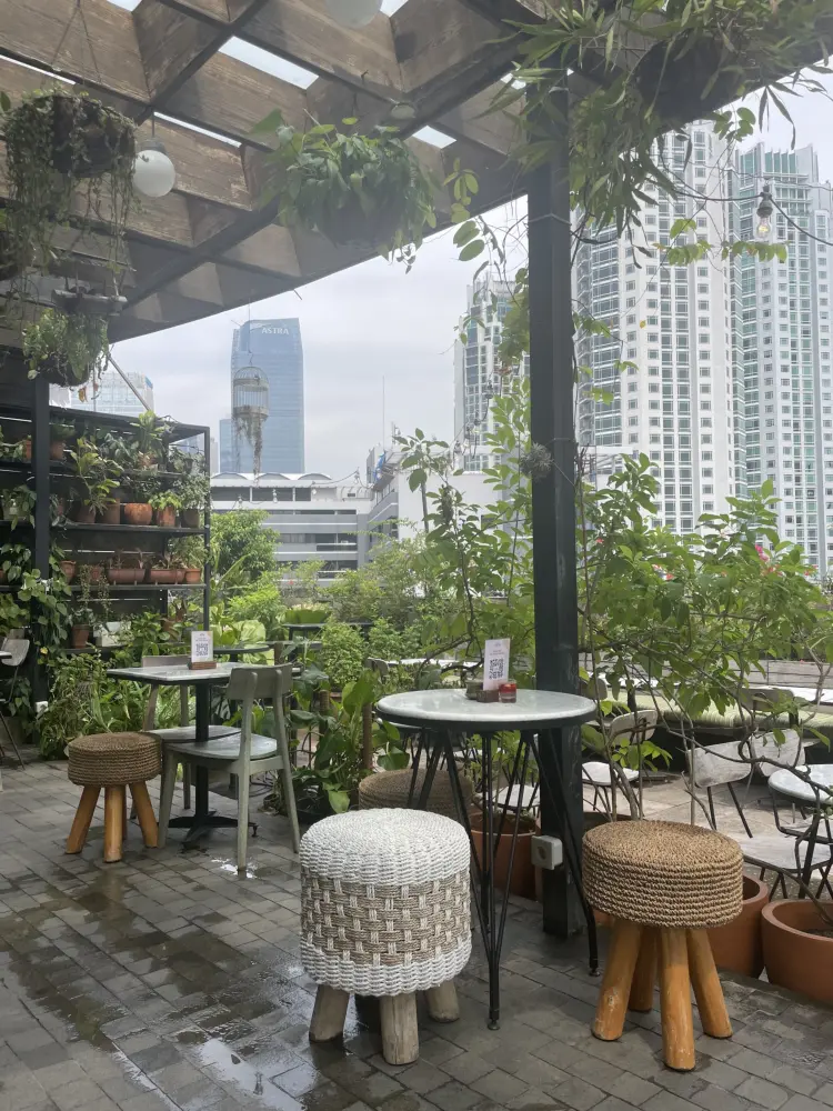 雅加达这家网红Rooftop，到底是神仙打卡地还是巨型避雷针？