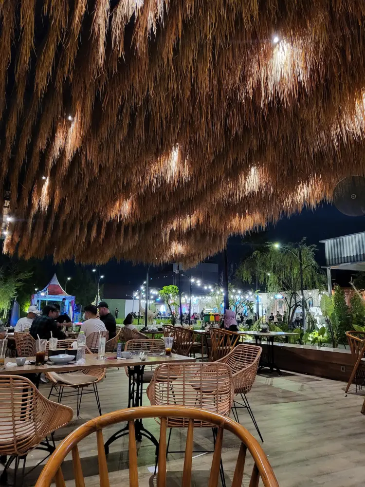 Tigris Cafe & Carwash 10